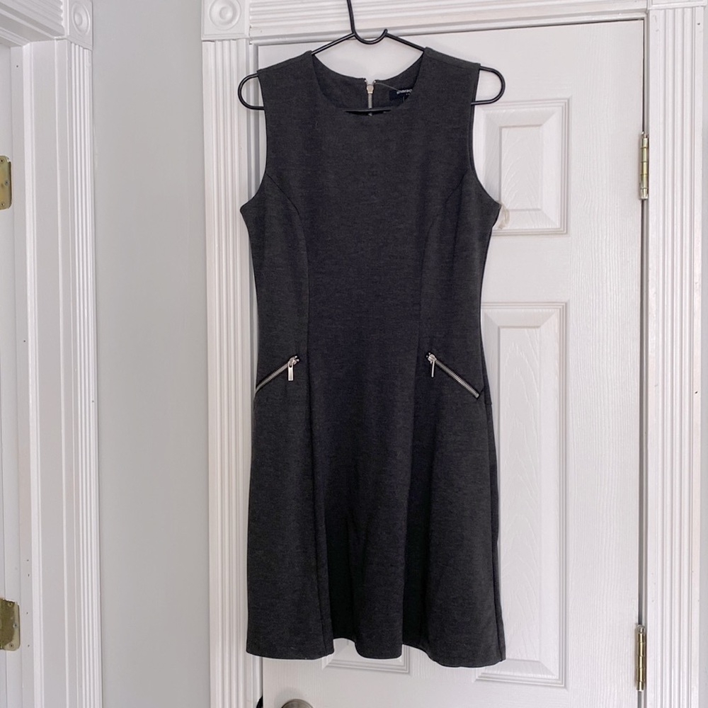 ⭐️NWT Sharagano charcoal dress